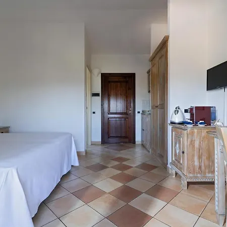 Aparthotel Porto Giunco 2*