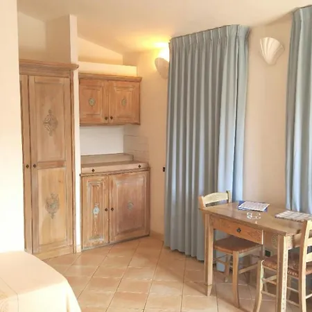 Aparthotel Porto Giunco 2*
