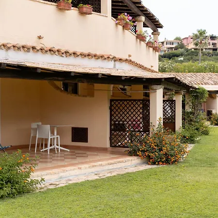 Appart hôtel Porto Giunco 2*
