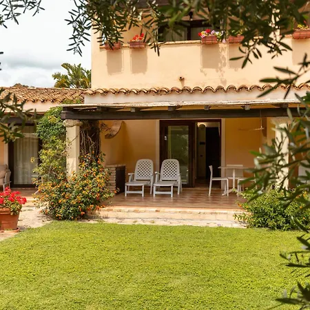 Porto Giunco מלון דירות וילסימיוס