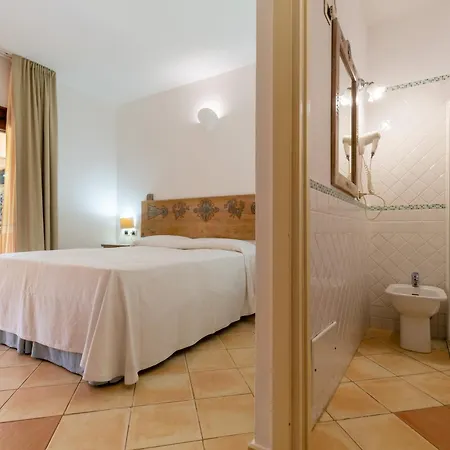 Appart hôtel Porto Giunco 2*