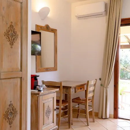 Porto Giunco アパートホテル ヴィッラシミーウス