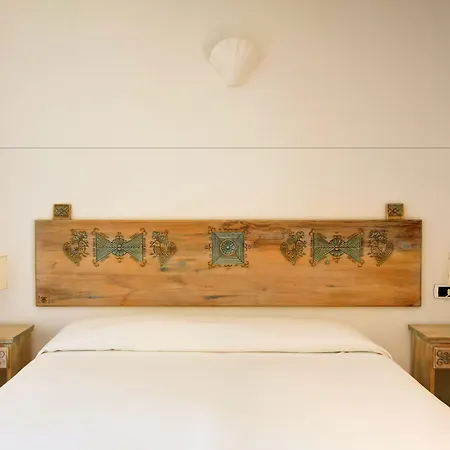 Porto Giunco アパートホテル 2*