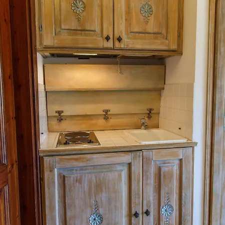 アパートホテル Porto Giunco 2*