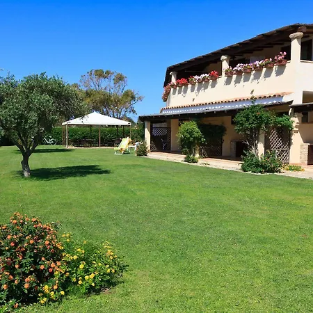Porto Giunco Appart hôtel 2*