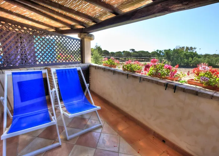 Porto Giunco Aparthotel 2*