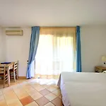 Aparthotel Porto Giunco 2*