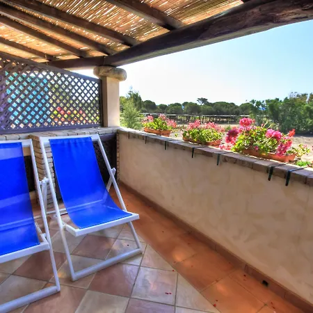 Lejlighedshotel Porto Giunco 2*