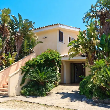 Porto Giunco Aparthotel