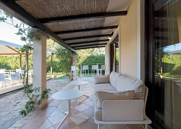 Porto Giunco Aparthotel