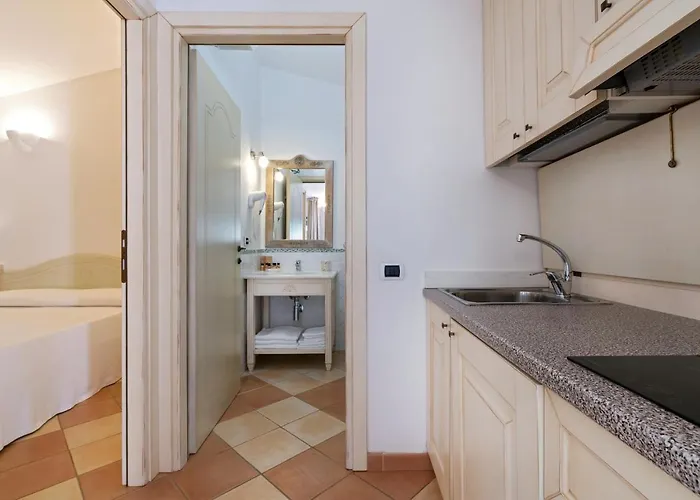 Porto Giunco Apartahotel 2*