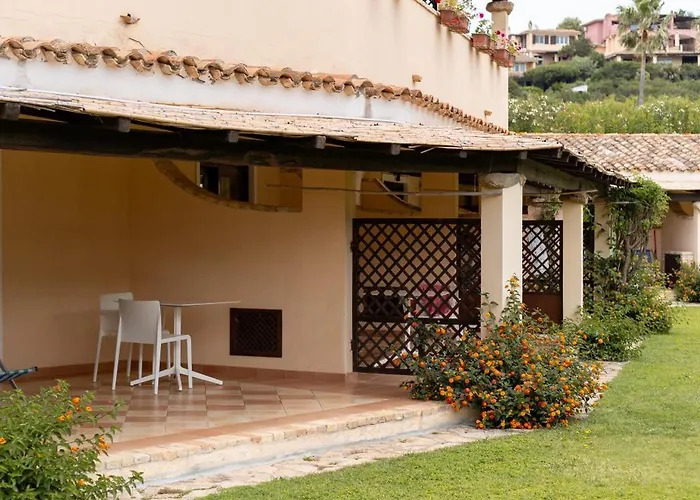 Aparthotel Porto Giunco 2*