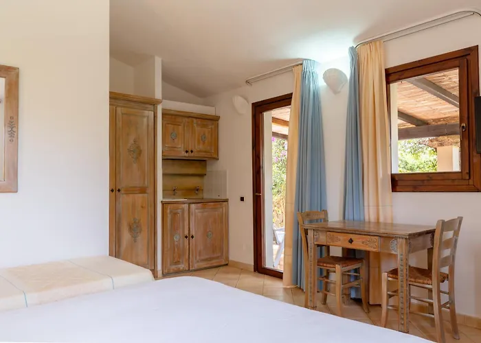 Porto Giunco Aparthotel