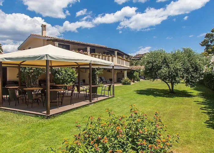 Porto Giunco Aparthotel 2*